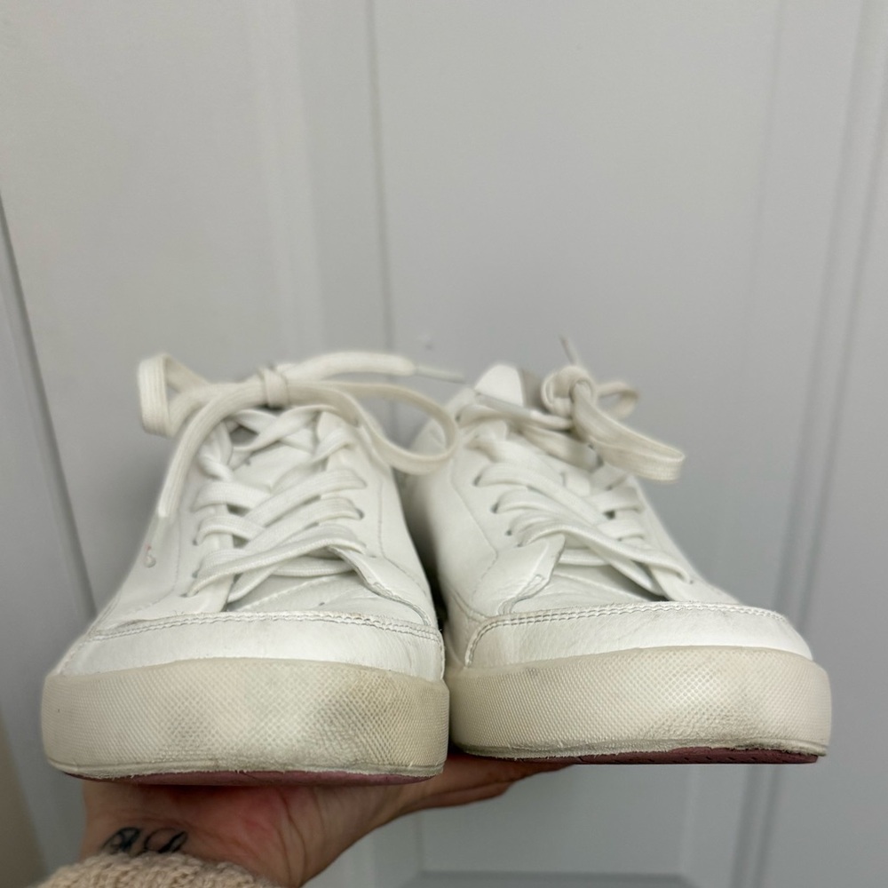 On The Roger Centre Court Women’s White Tennis Shoes Size 8 - Picture 3 of 9
